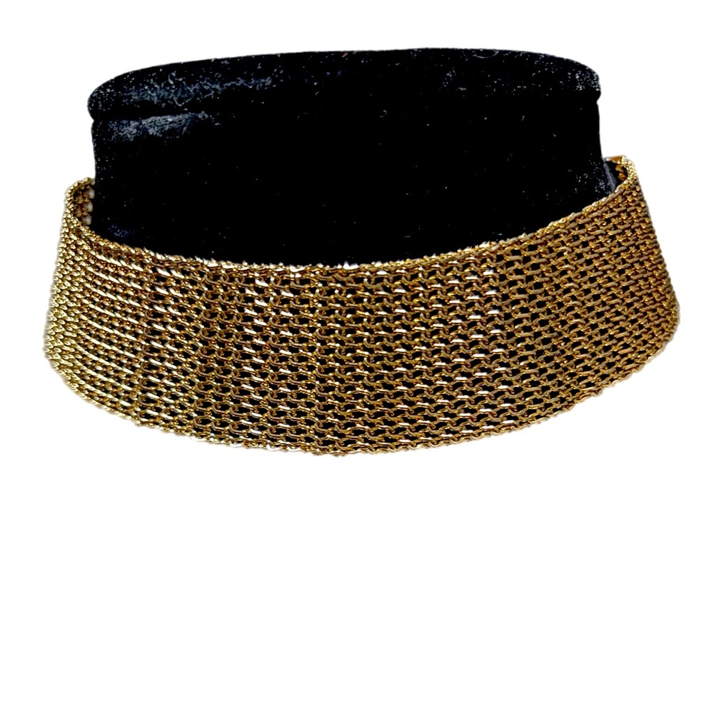 - Gold Choker